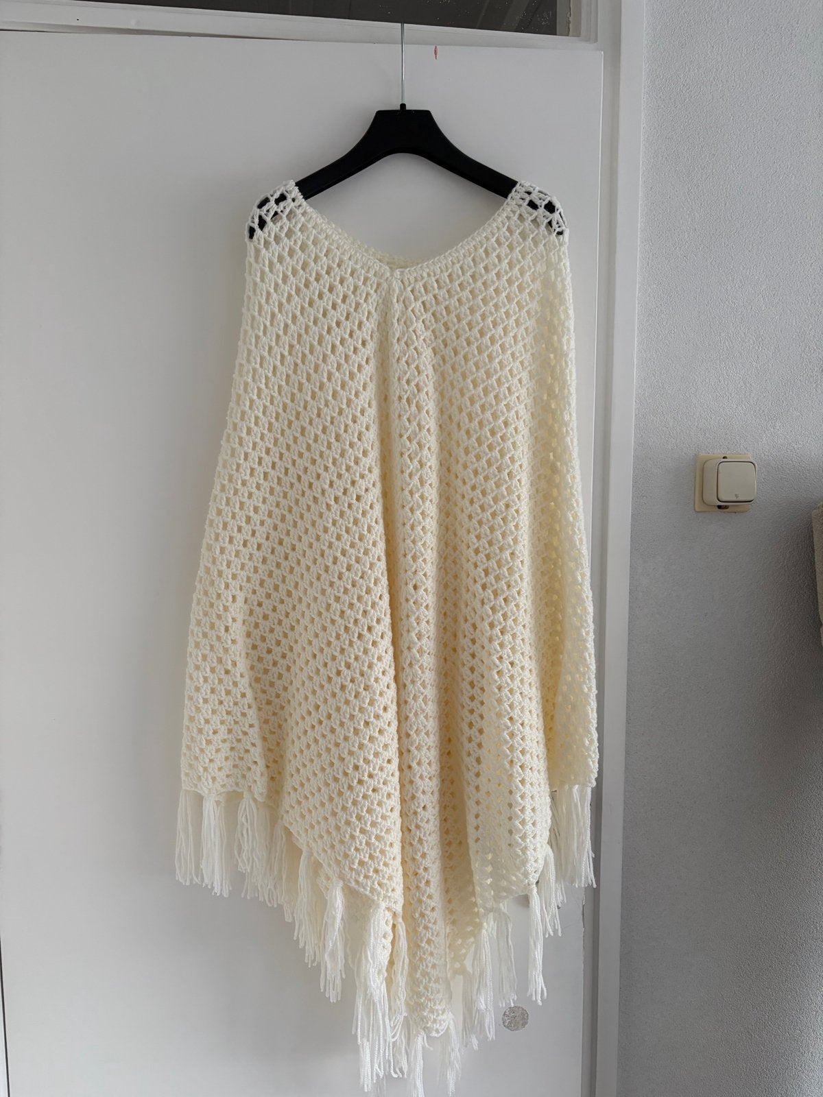Handgemaakte witte gehaakte poncho - diverse maten, Kleding | Dames, Overige Dameskleding, Ophalen of Verzenden, Nieuw