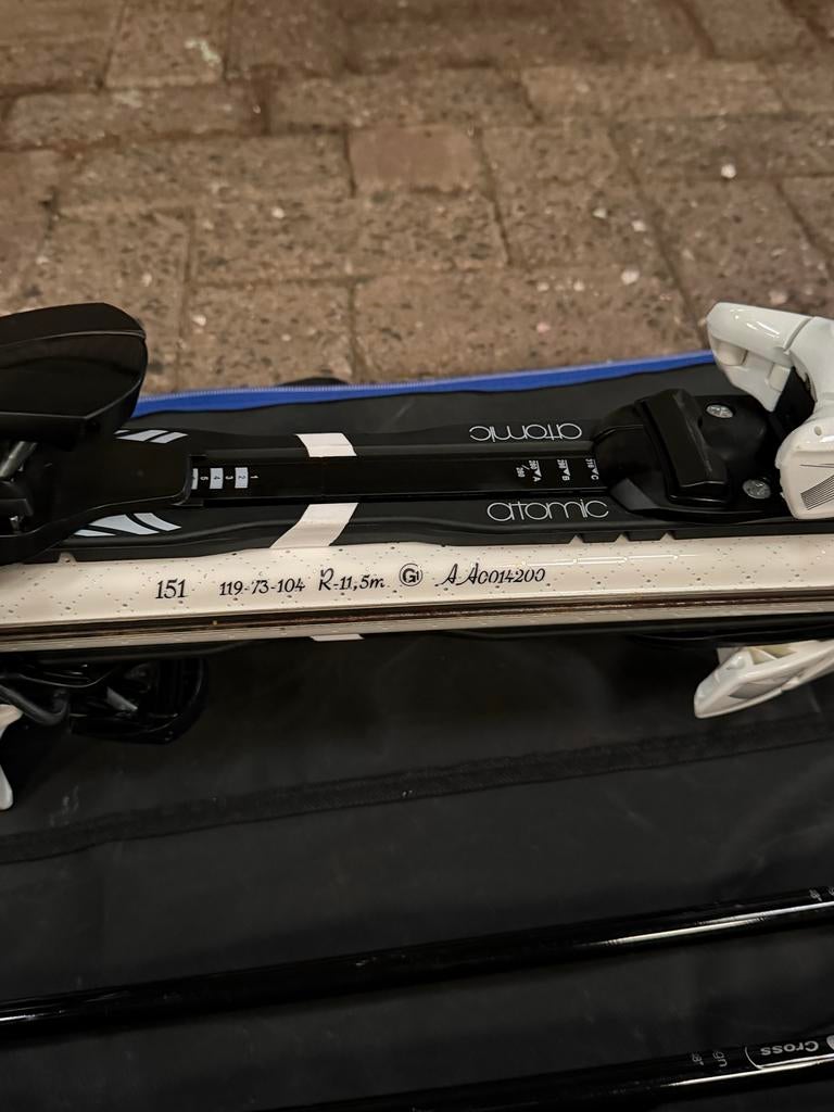 Zo goed als nieuwe Atomic Cloud 8 ski's (151 cm), Ophalen, 140 tot 160 cm, Zo goed als nieuw, Atomic