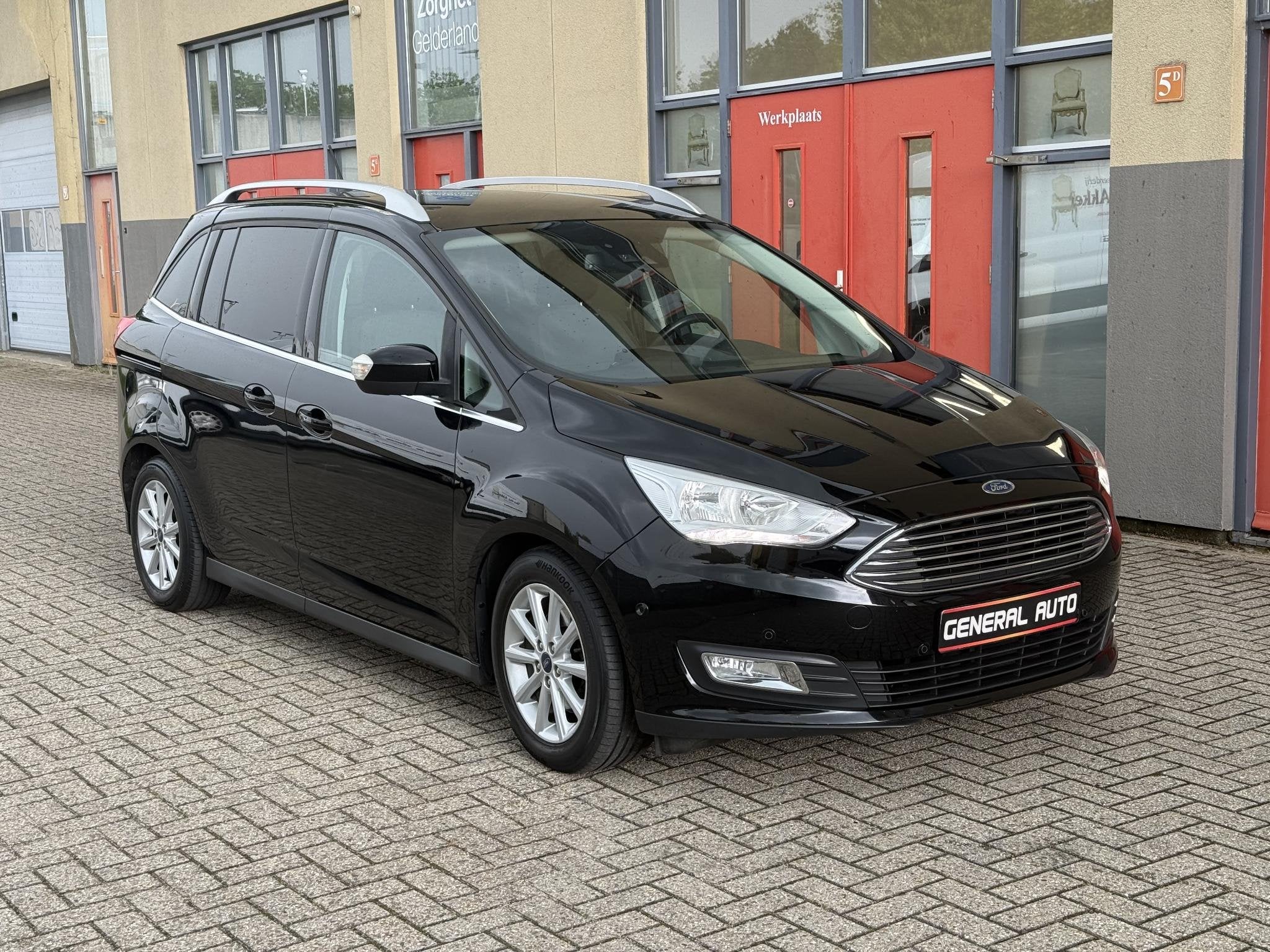Ford Grand C-Max 1.0 Titanium 7p. Navigatie, CarPlay, Auto's, Voorwielaandrijving, Gebruikt, Euro 6, 7 stoelen