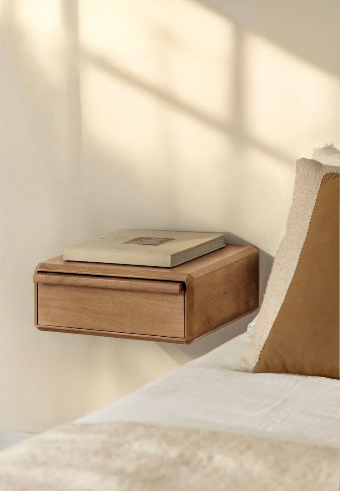 Sklum massief houten acasiahout nachtkast met lade nieuw, Ophalen, Nieuw, Minder dan 45 cm