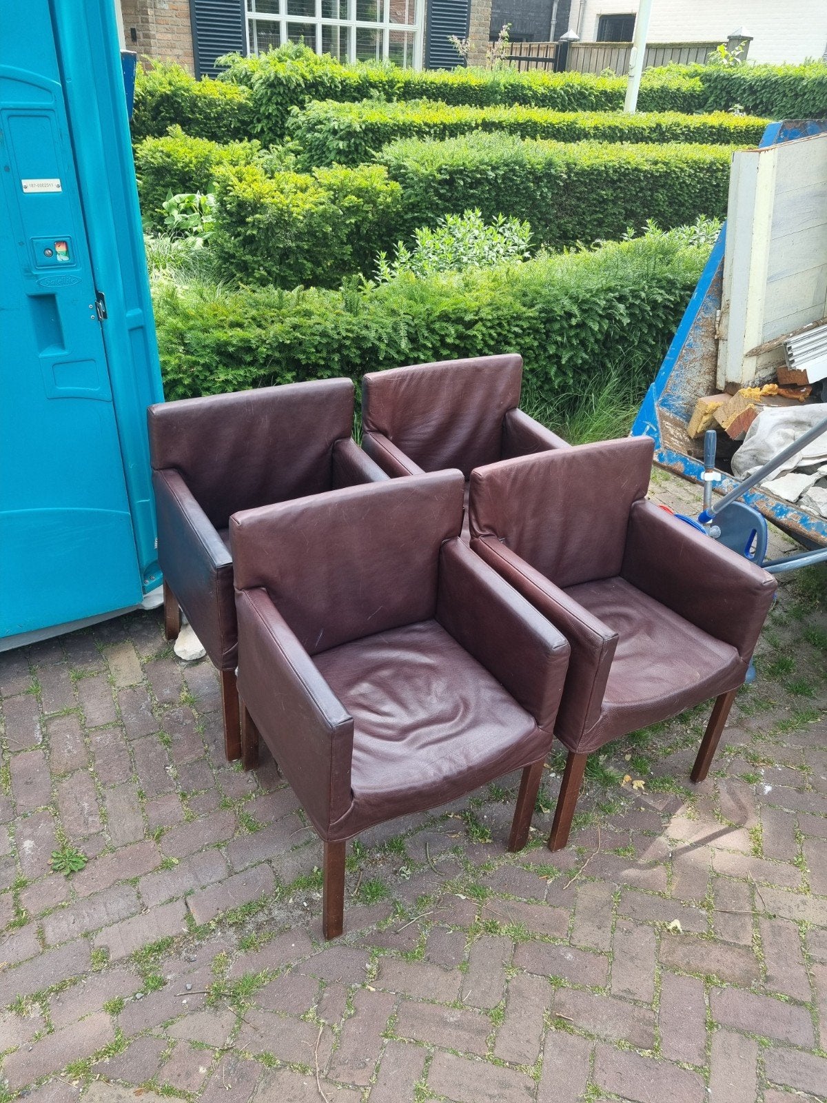 4 leren eetkamerstoelen, dweilwagen gratis, Huis en Inrichting, Stoelen, Ophalen, Gebruikt