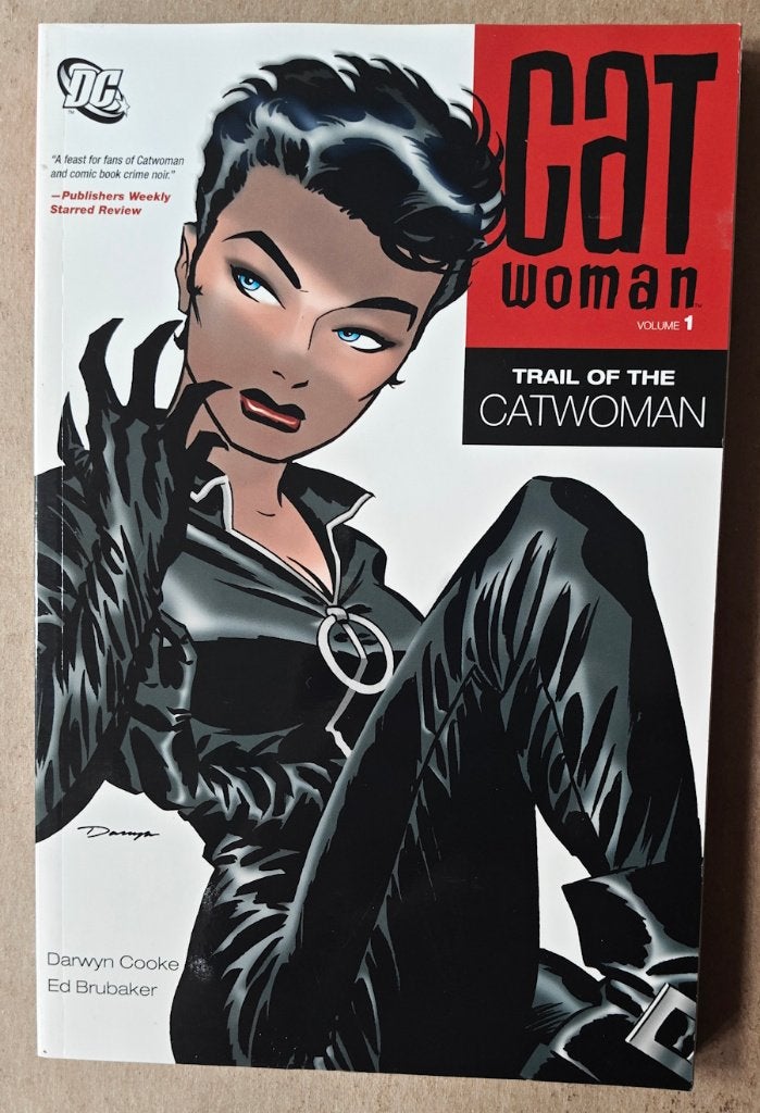 Catwoman vol 1 - Trail of The Catwoman (DC, 2012) TPB, Eén comic, Ophalen of Verzenden, Zo goed als nieuw, Amerika