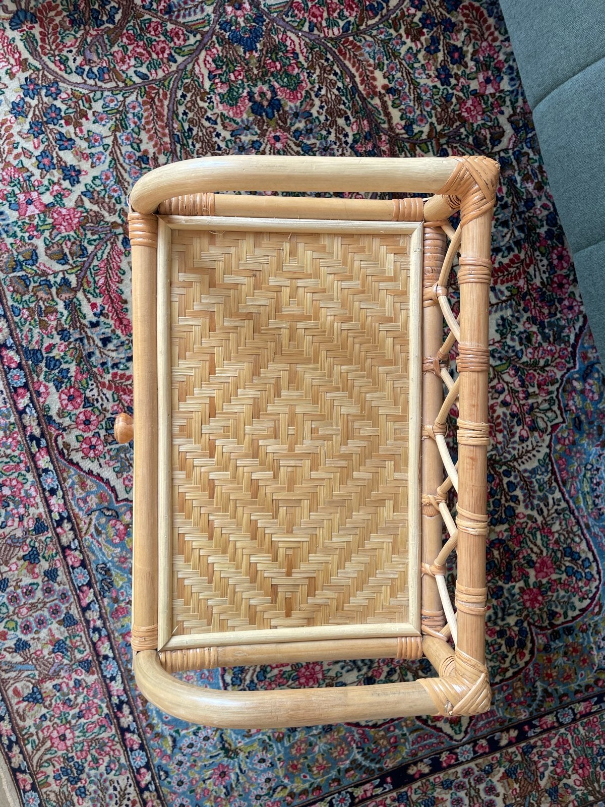 Vintage rotan nachtkastje met lade en opbergruimte, Zo goed als nieuw, 45 tot 65 cm, Hout, 55 tot 70 cm