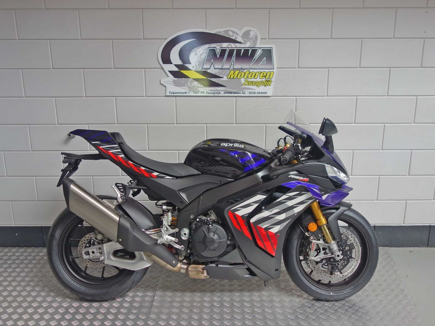 APRILIA RSV4 Factory, 1078 cc, 4 cilinders, Motorrijbewijs A, Bedrijf