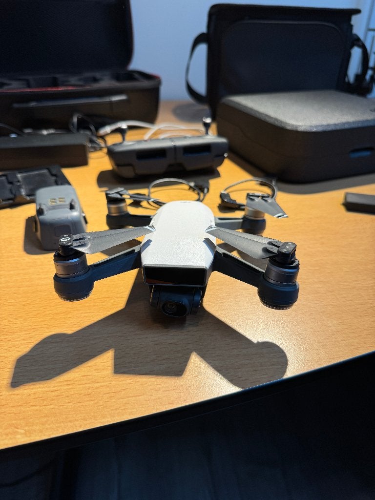DJI Spark Fly More Combo + accessoires, 250 tot 900 gram, Cameradrone, Return to Home, Zo goed als nieuw
