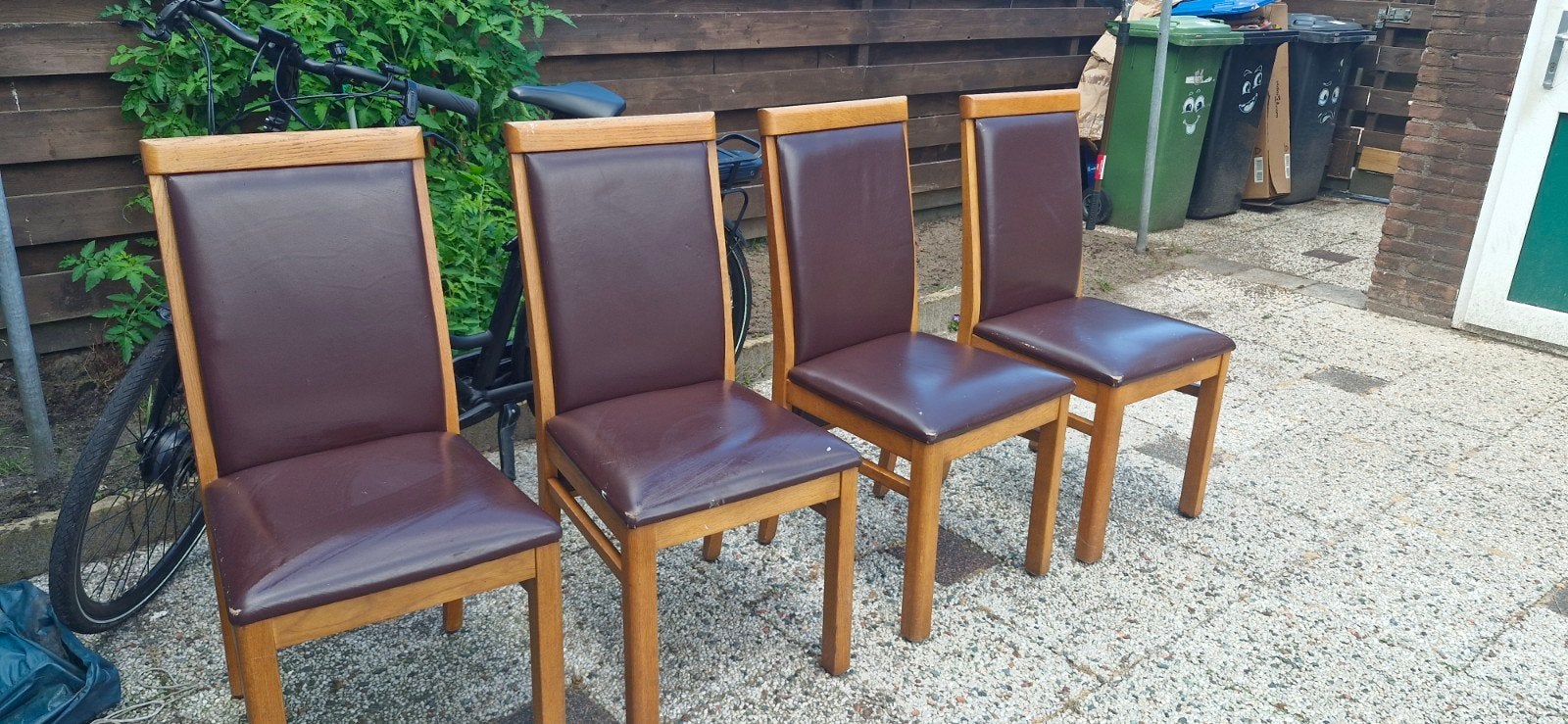 4 stoelen gratis af te halen, Ophalen, Gebruikt, Bruin, Klassiek