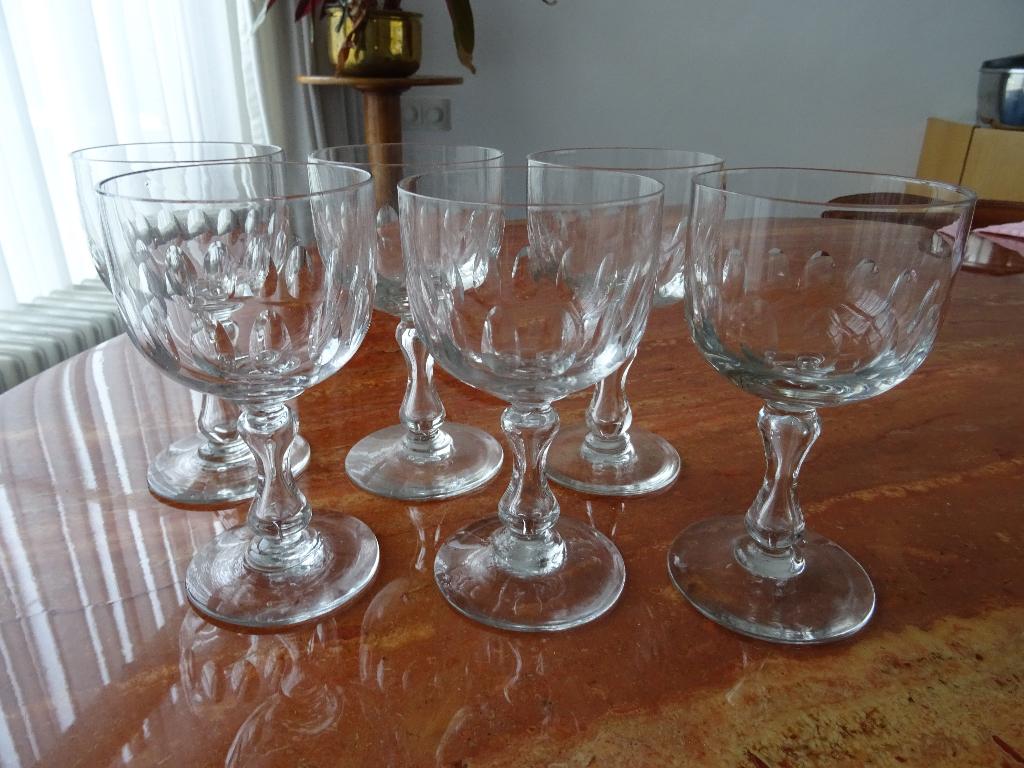 6 waterglazen  olijfslijpsel en zandloper voet hoogte 15 cm, Ophalen of Verzenden