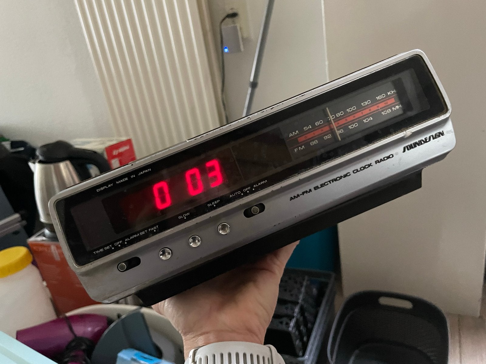 Vintage Soundesign AM-FM Elektronische Wekker Radio, Ophalen of Verzenden, Gebruikt, Radio