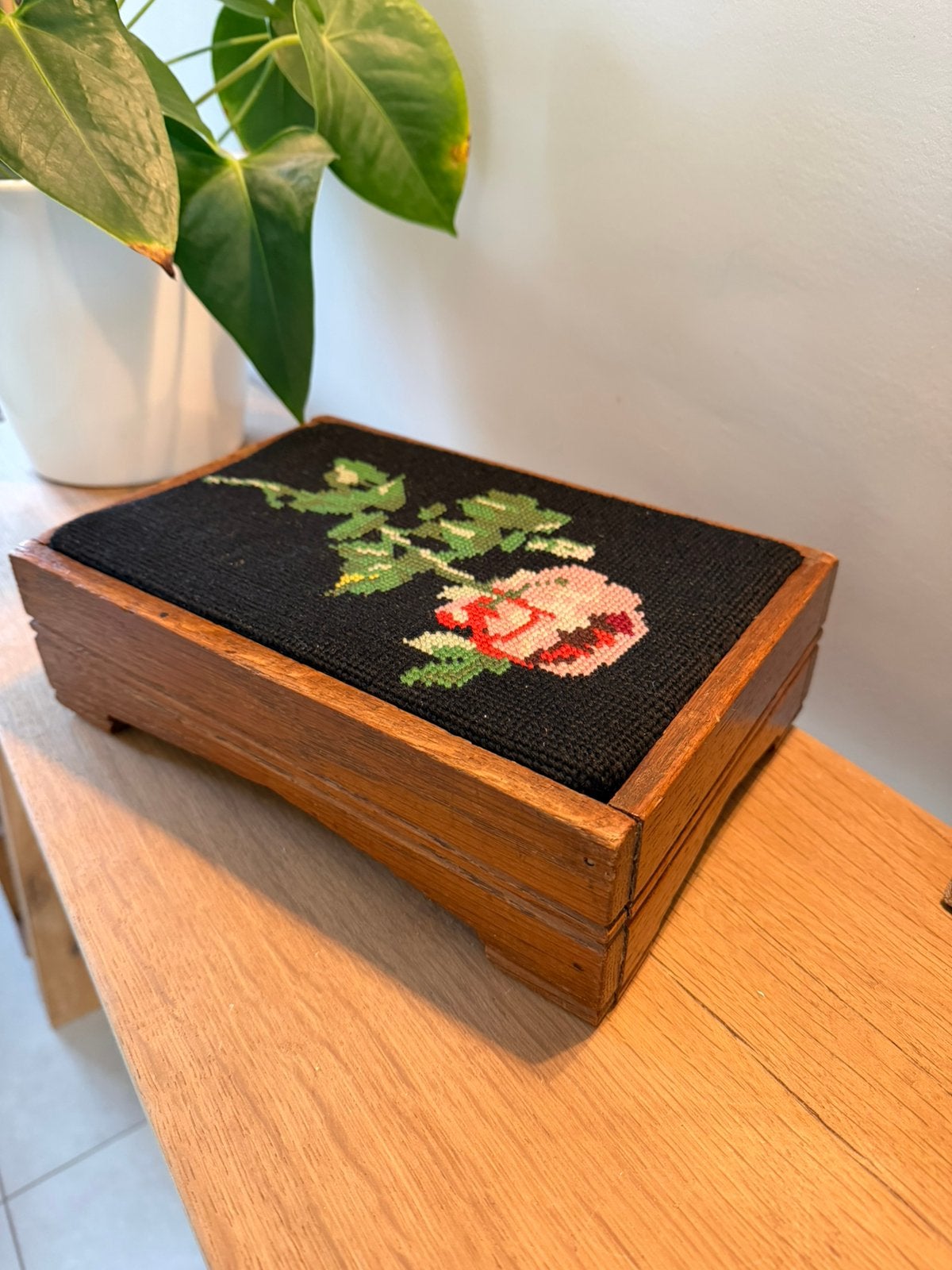 Vintage Houten Knielbankje rozen borduurwerk bidbankje, Ophalen of Verzenden