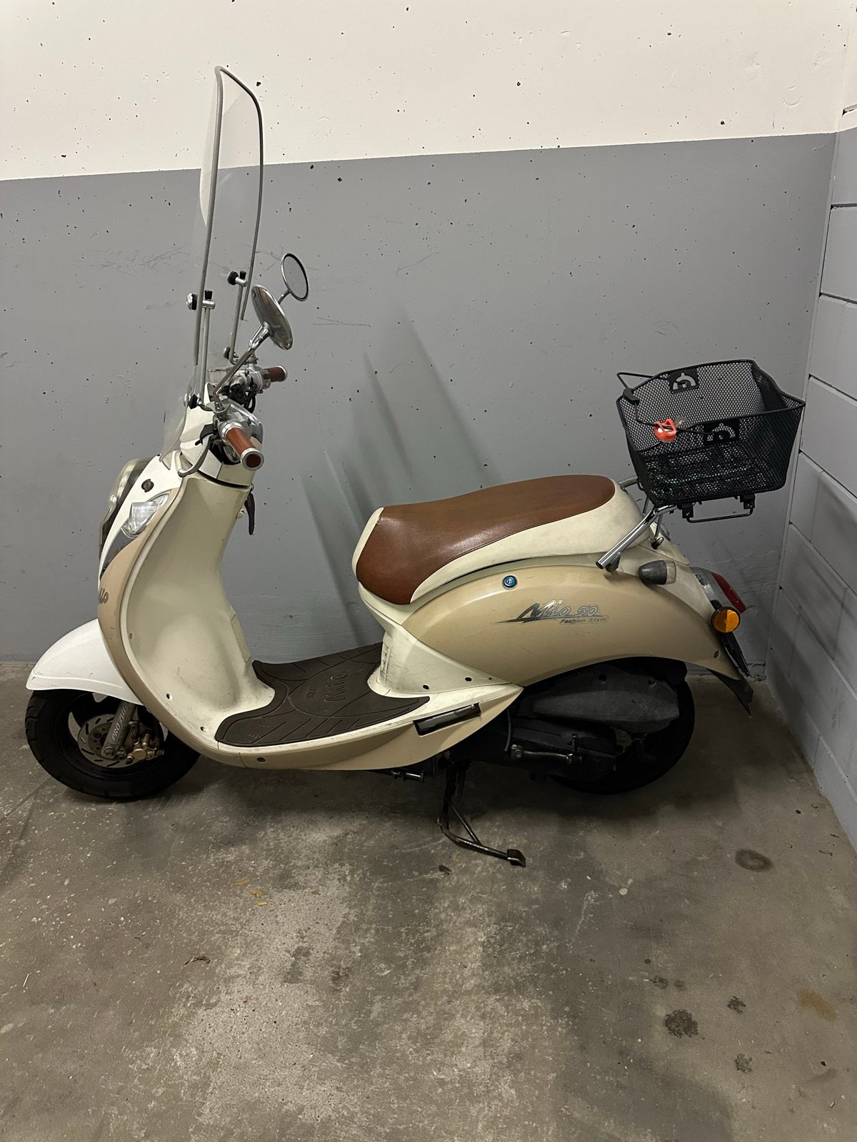 Sym Mio Scooter - Beige/Wit - Gebruikt, Fietsen en Brommers, Scooters | SYM, Gebruikt, Benzine, Maximaal 25 km/u, Ophalen