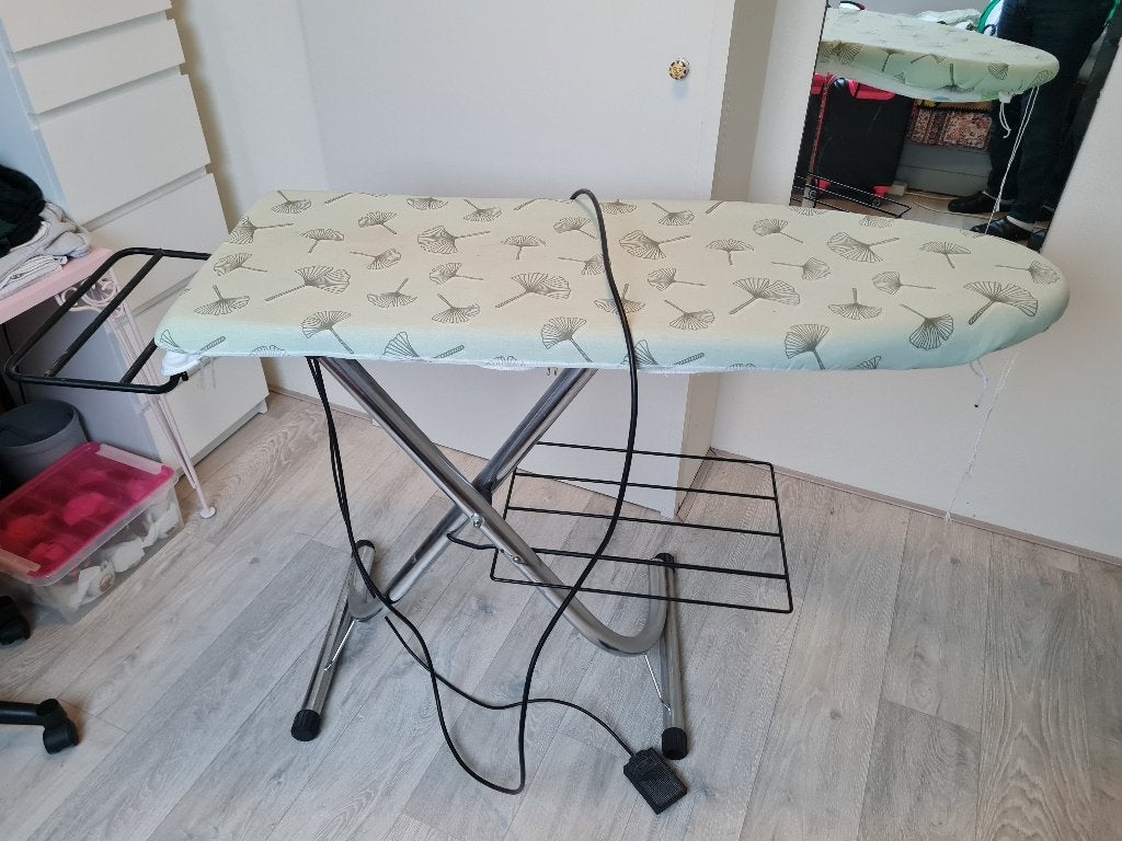 professionele strijkplank / strijkplank met aspiratie, Ophalen, Gebruikt