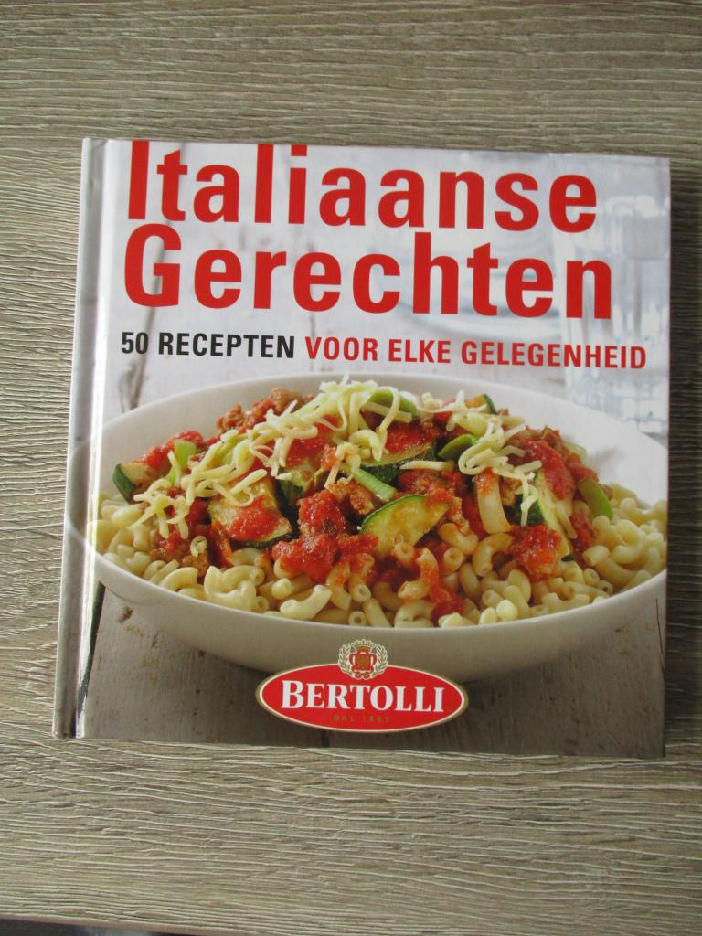 Italiaanse gerechten 50 recepten voor elke gelegenheid - B, Ophalen of Verzenden, Gelezen