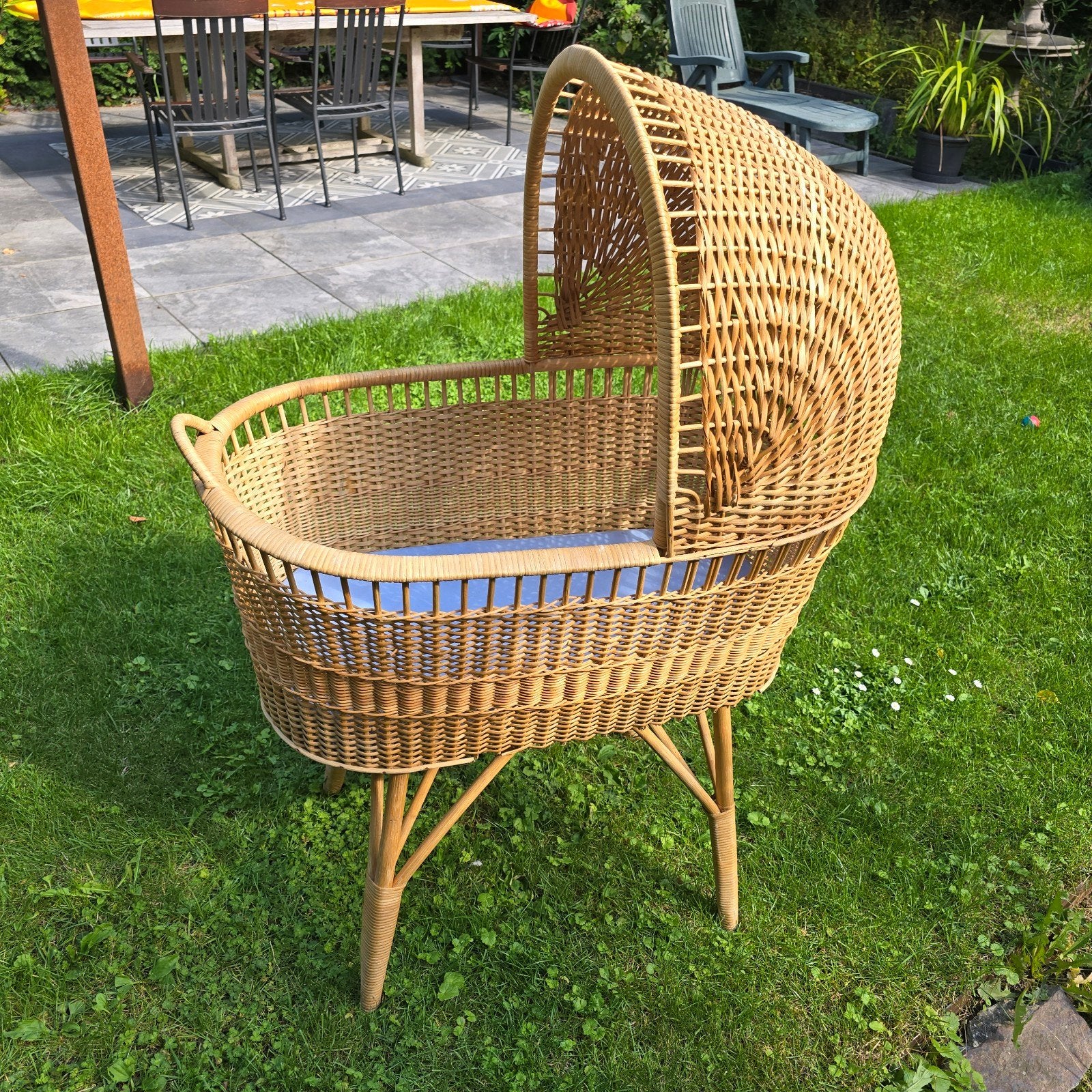 Rotan baby wieg, Ophalen, Zo goed als nieuw, Wieg