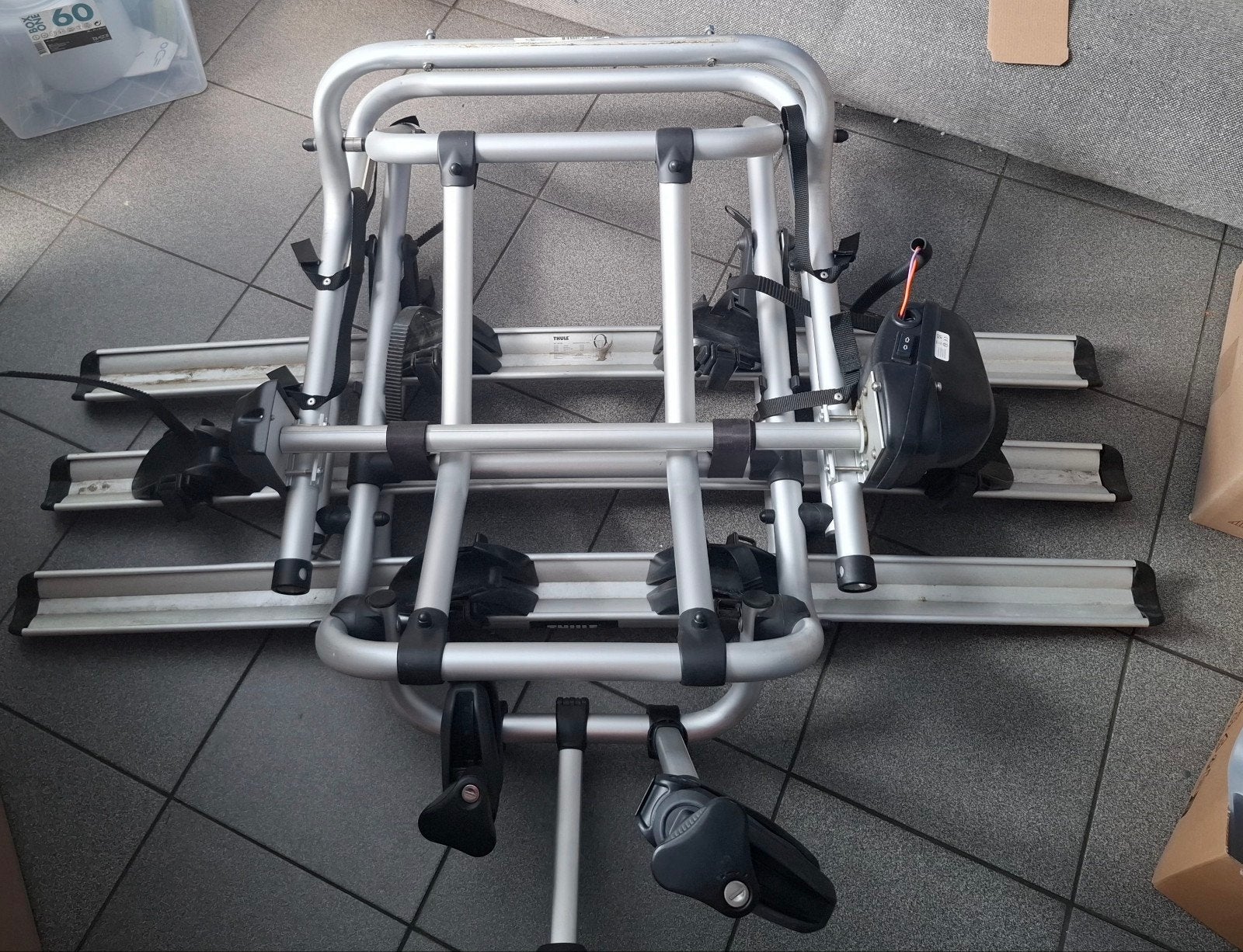 Thule Fietsendrager Lift V16 met motor, Ophalen