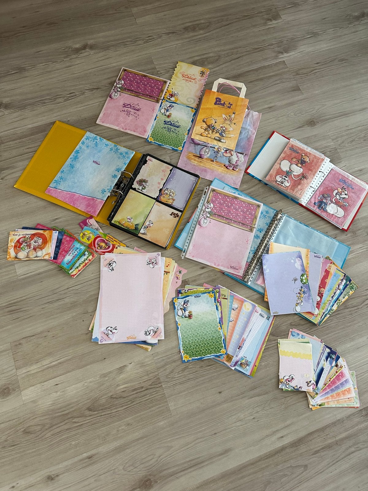 Grote Diddl verzameling: honderden blaadjes, blokken, zakjes, Ophalen, Diddl, Zo goed als nieuw, Papier, Kaart of Schrift