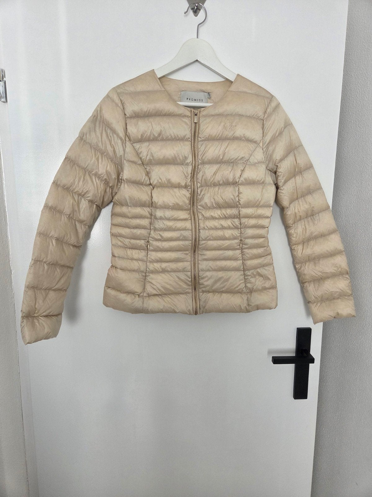 jas Promiss maat 38, Maat 38/40 (M), Promiss, Beige, Ophalen of Verzenden