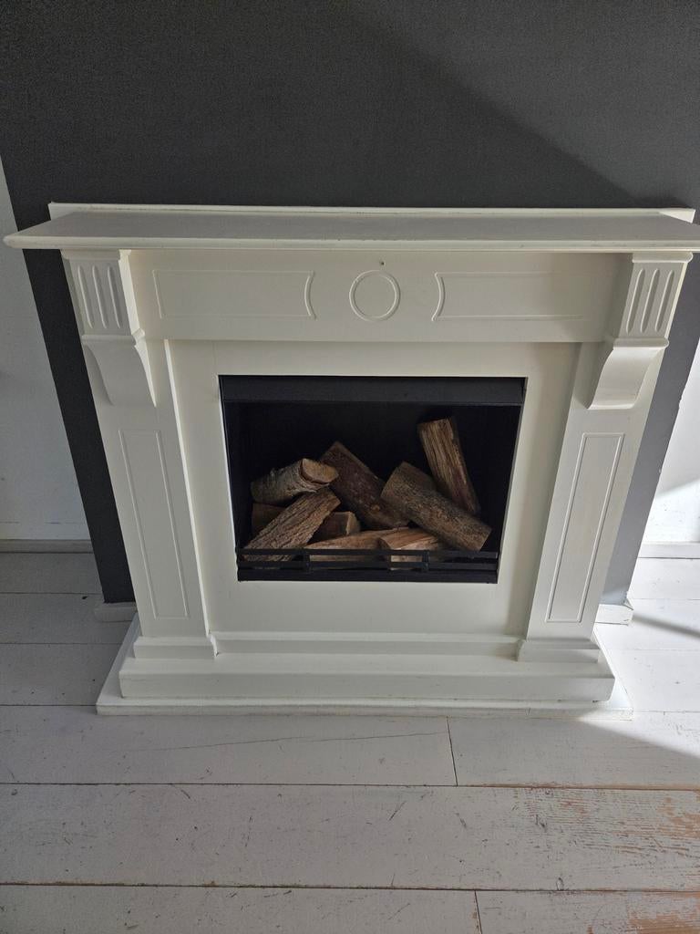 Sierlijke Schouw Fireplace - Decoratieve Haard, Ophalen, Zo goed als nieuw, Vrijstaande haard, Overige soorten