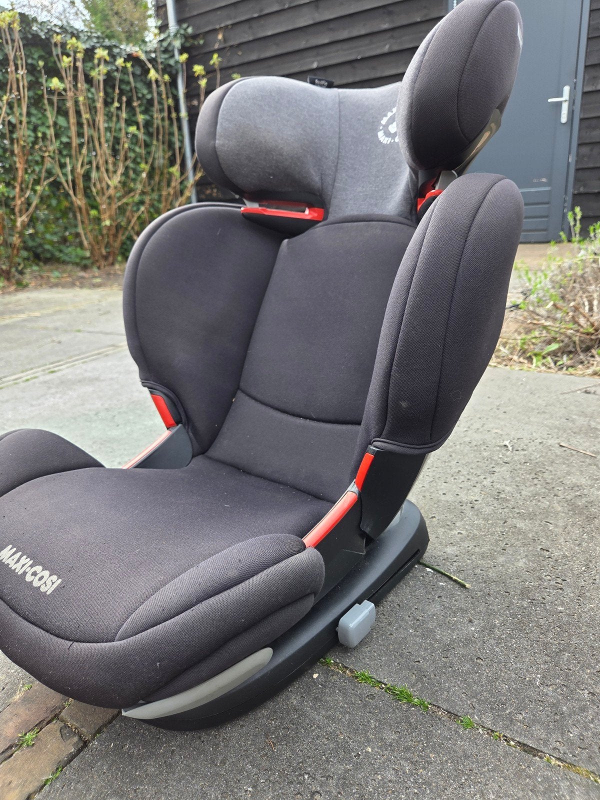 Maxi-Cosi Rodifix autostoel  €35.- per stuk