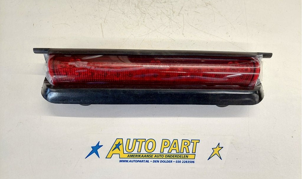 Chevrolet Tahoe derde remlicht 2000-2006, A.P.A. Industries, LLC, Chevrolet, Ophalen of Verzenden, 555 E. Easy Street Simi Valley CA, 93065