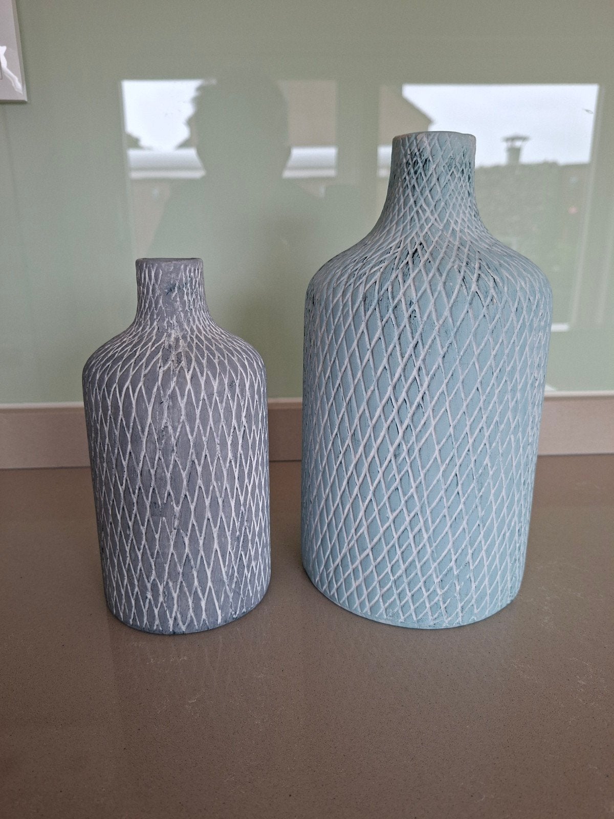 Set van 2 decoratieve flessen/vazen - Blauw en Grijs, Huis en Inrichting, Overige materialen, Gebruikt, Blauw, Ophalen of Verzenden