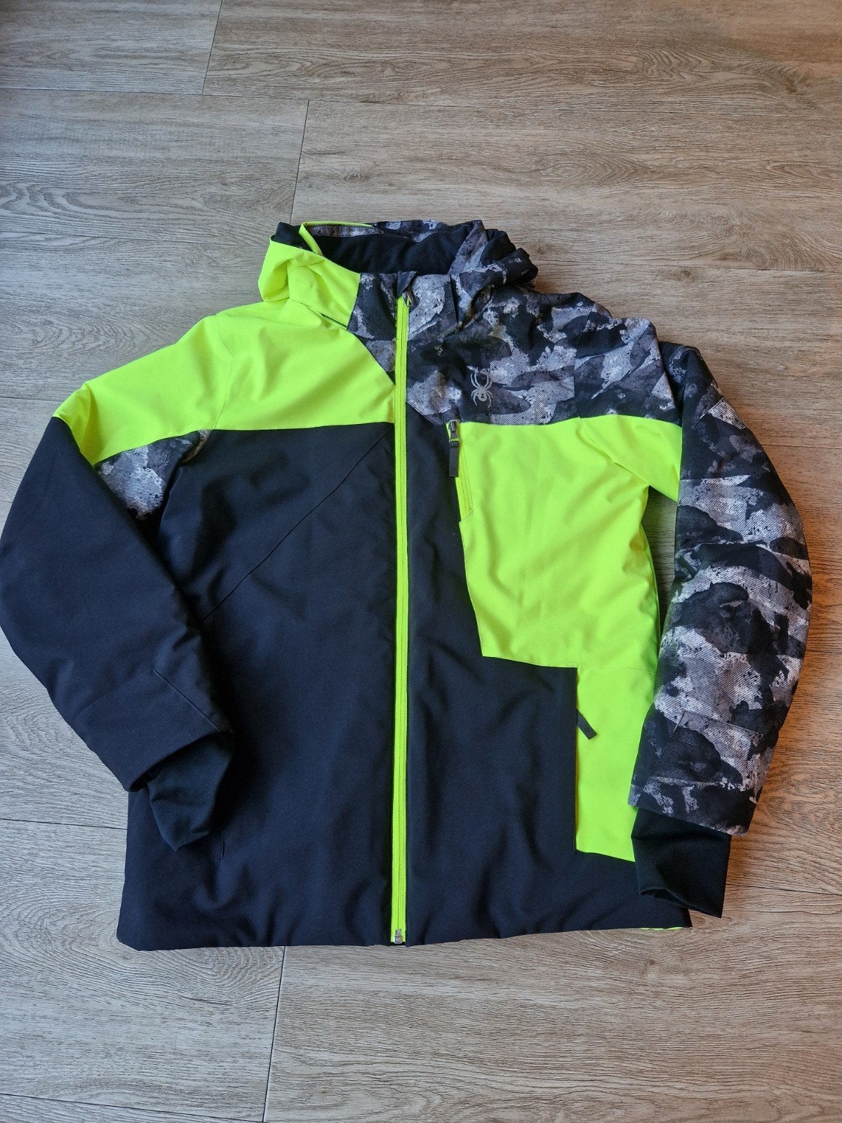 Spyder ski-jas maat 176 - Zwart/Neon Geel/Grijs Camo, Gebruikt, Spyder, Ophalen of Verzenden, Jongen