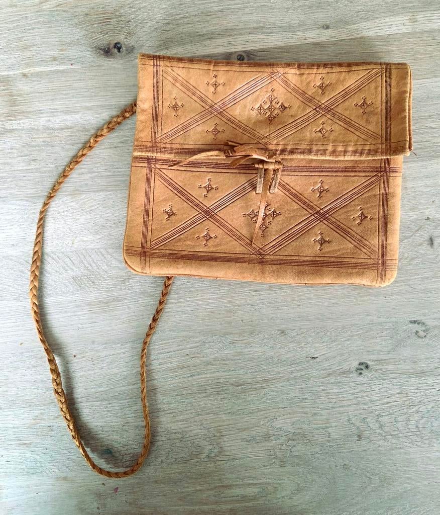Vintage leren schoudertasje 22x19 cm, Sieraden, Tassen en Uiterlijk, Tassen | Damestassen, Ophalen of Verzenden, Bruin, Schoudertasje