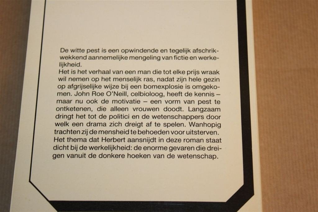 De Witte Pest — Frank Herbert, SF-thriller, Ophalen of Verzenden, Zo goed als nieuw
