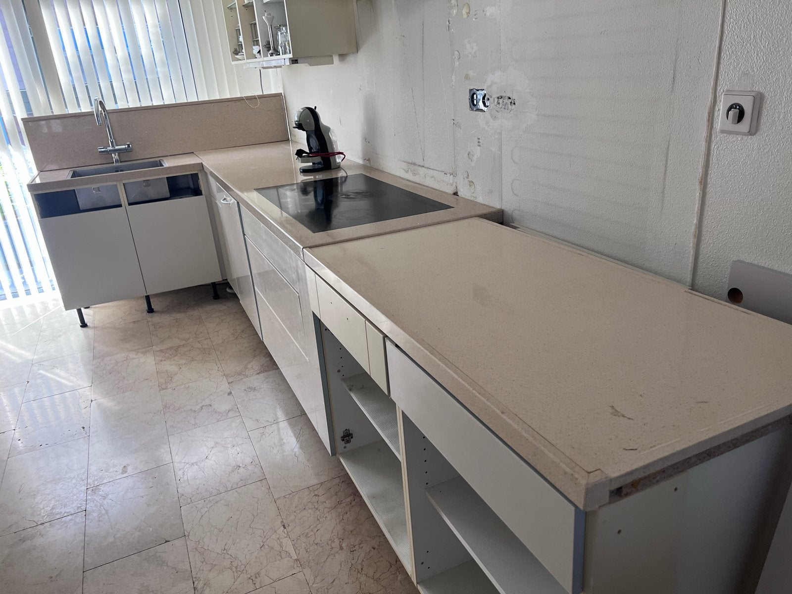 Composiet aanrechtblad met uitsparing voor 90cm kookplaat, Ophalen of Verzenden, Steen/keramiek, Grijs, Overige typen