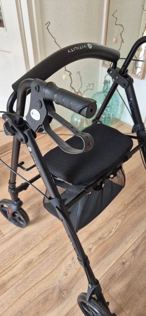 Zo goed als nieuwe rollator, Ophalen, Zo goed als nieuw