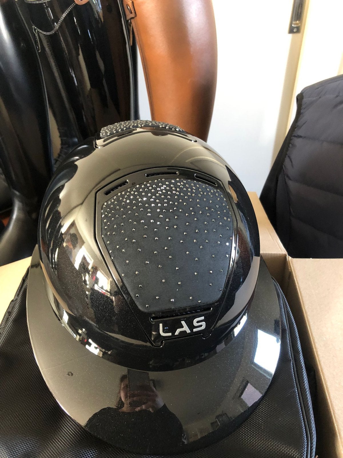 LAS cap helm Opera Cascata lak zwarte Swarovski steentjes M, Dieren en Toebehoren, LAS, Nieuw, Ophalen of Verzenden, Janiroruitersport@outlook.com
