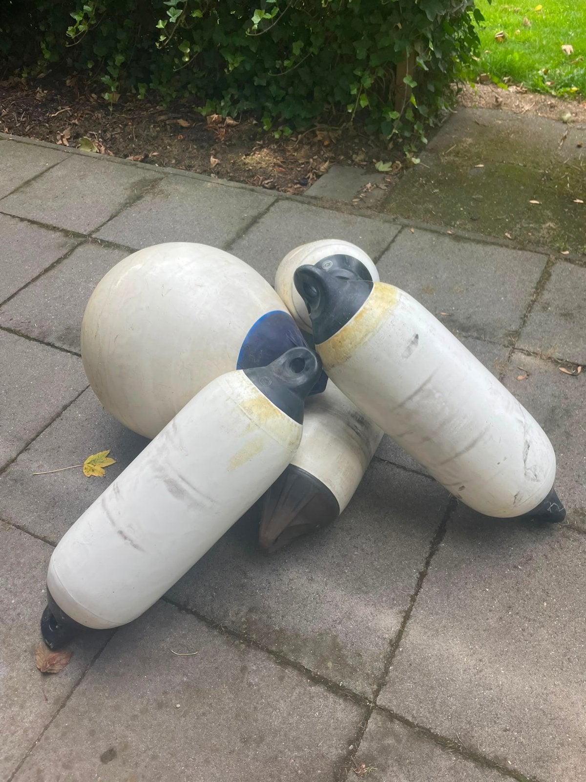 4 fenders / stootwillen, waarvan 1 bol fender, Watersport en Boten, Ophalen, Gebruikt, Overige typen