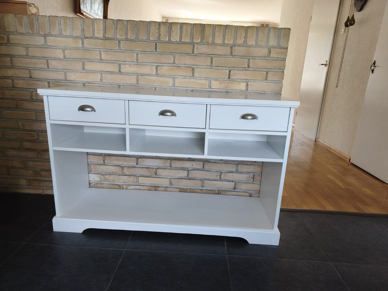 Wit dressoir met lades en open vakken - 120,5 cm breed, Huis en Inrichting, Kasten | Dressoirs, Ophalen, Met plank(en), Gebruikt