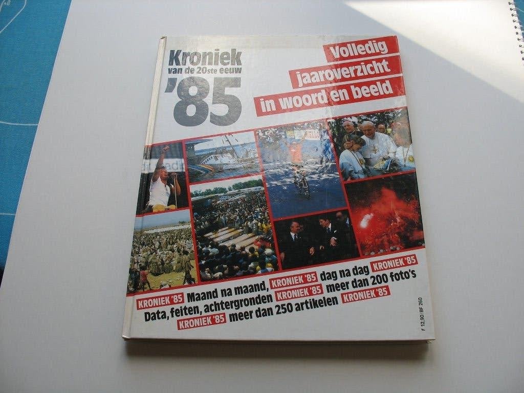 Kroniek van de 20 ste eeuw. Volledig jaaroverzicht, Boeken, Ophalen of Verzenden, Zo goed als nieuw
