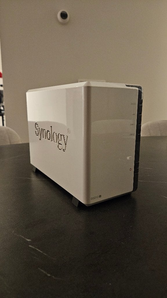 Synology DS212j NAS – 4 TB opslag, Computers en Software, NAS, Ophalen of Verzenden, Zo goed als nieuw