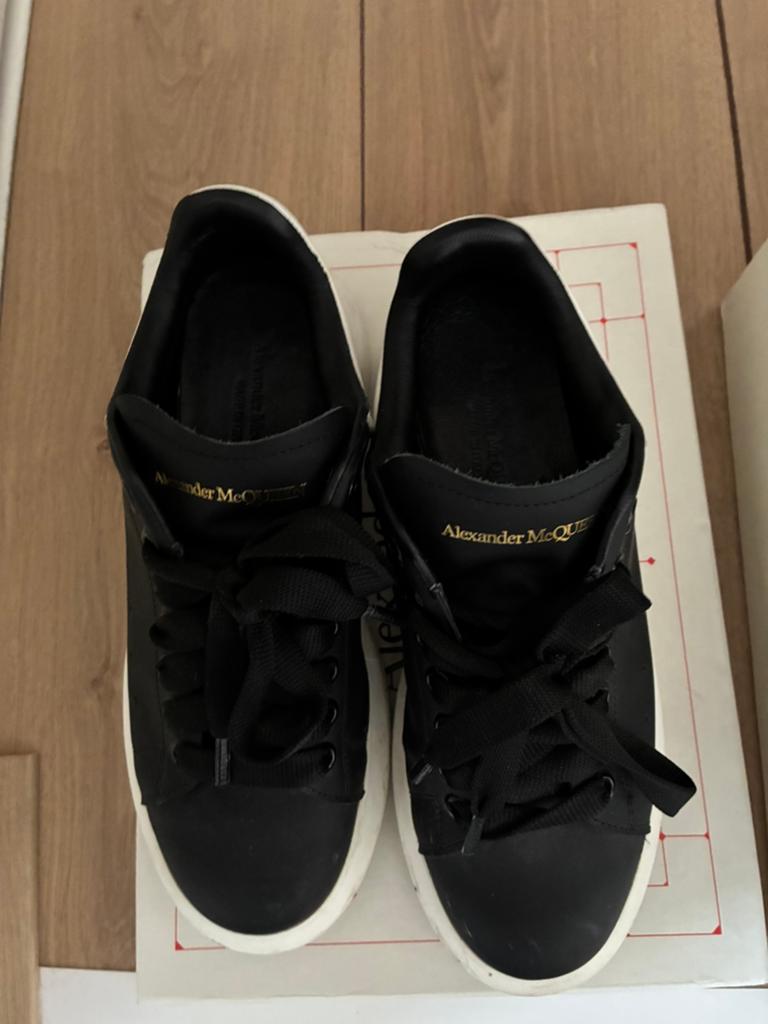 ALEXANDER Mcqueen, Ophalen of Verzenden, Zo goed als nieuw, Zwart