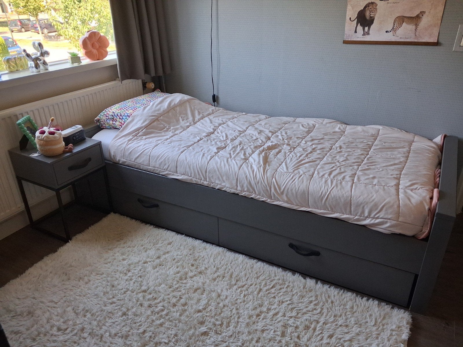 Eenpersoonsbed met nachtkastje - Grijs, Ophalen, Gebruikt, 90 cm, Eenpersoons