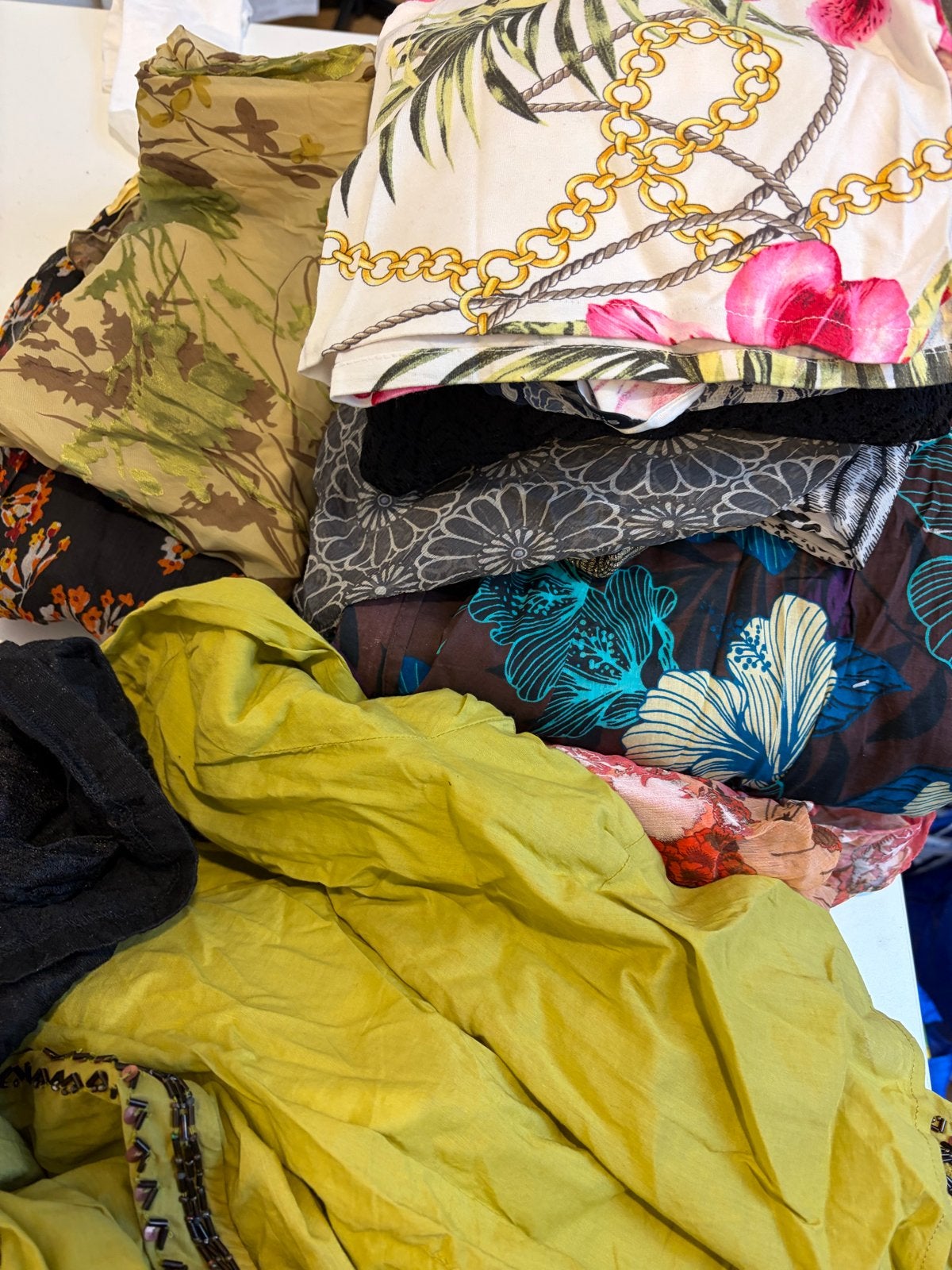 Grote partij kleding met unieke vintage stukken, Ophalen, Gedragen