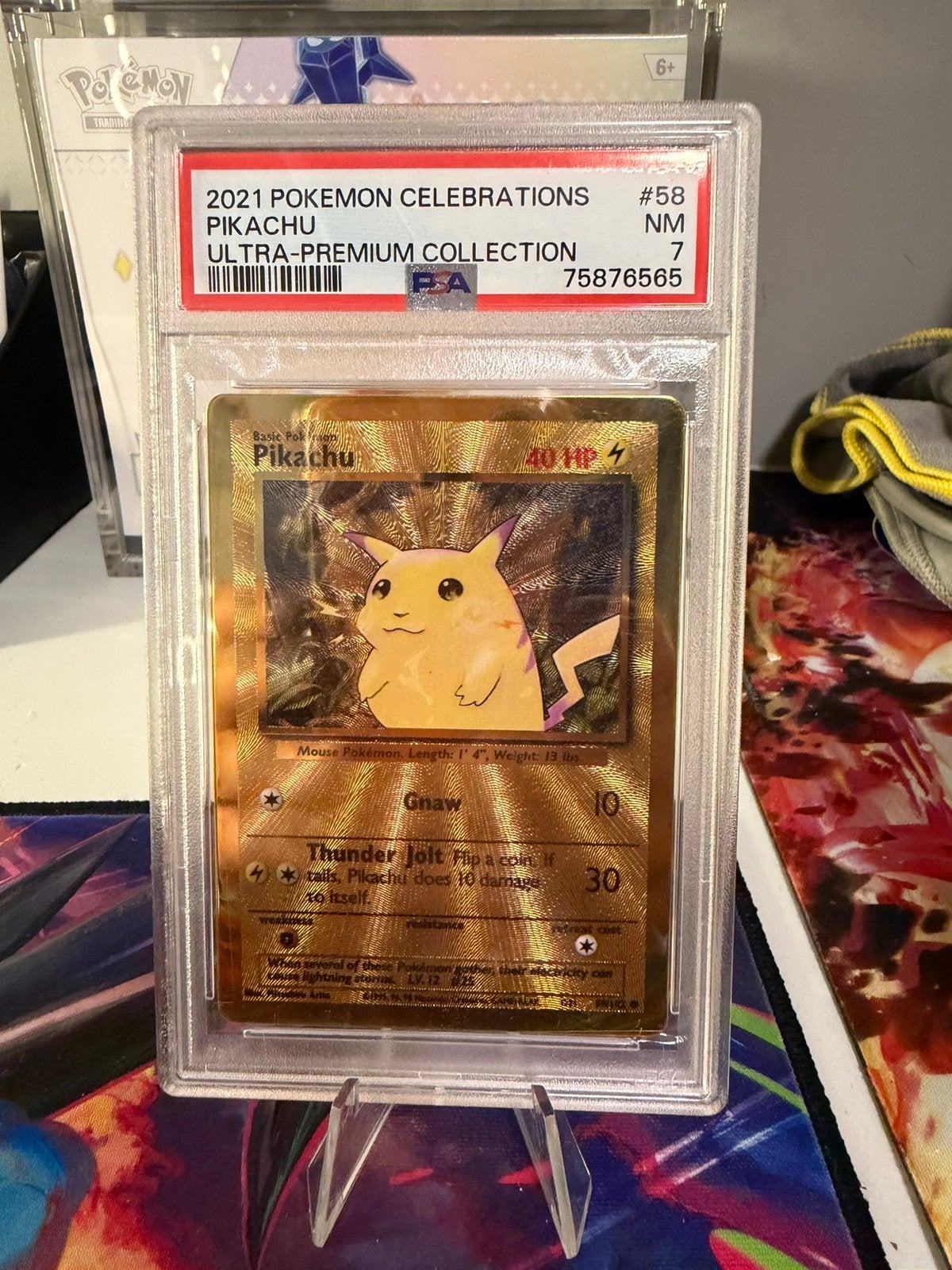 Pokemon pikachu gold metal card psa 7, Ophalen of Verzenden, Zo goed als nieuw