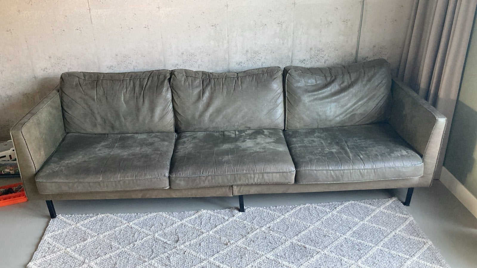 (Moet weg)groene bank (270x100 cm) van leer en stof, Ophalen, 250 tot 300 cm, Gebruikt, 75 tot 100 cm