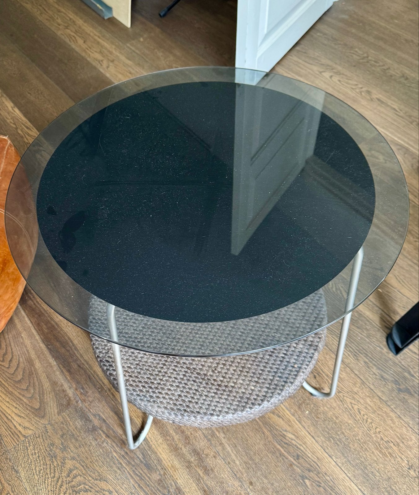 Ronde salontafel met glazen blad en rotan onderstel, Ophalen, Minder dan 50 cm, Gebruikt, Rond