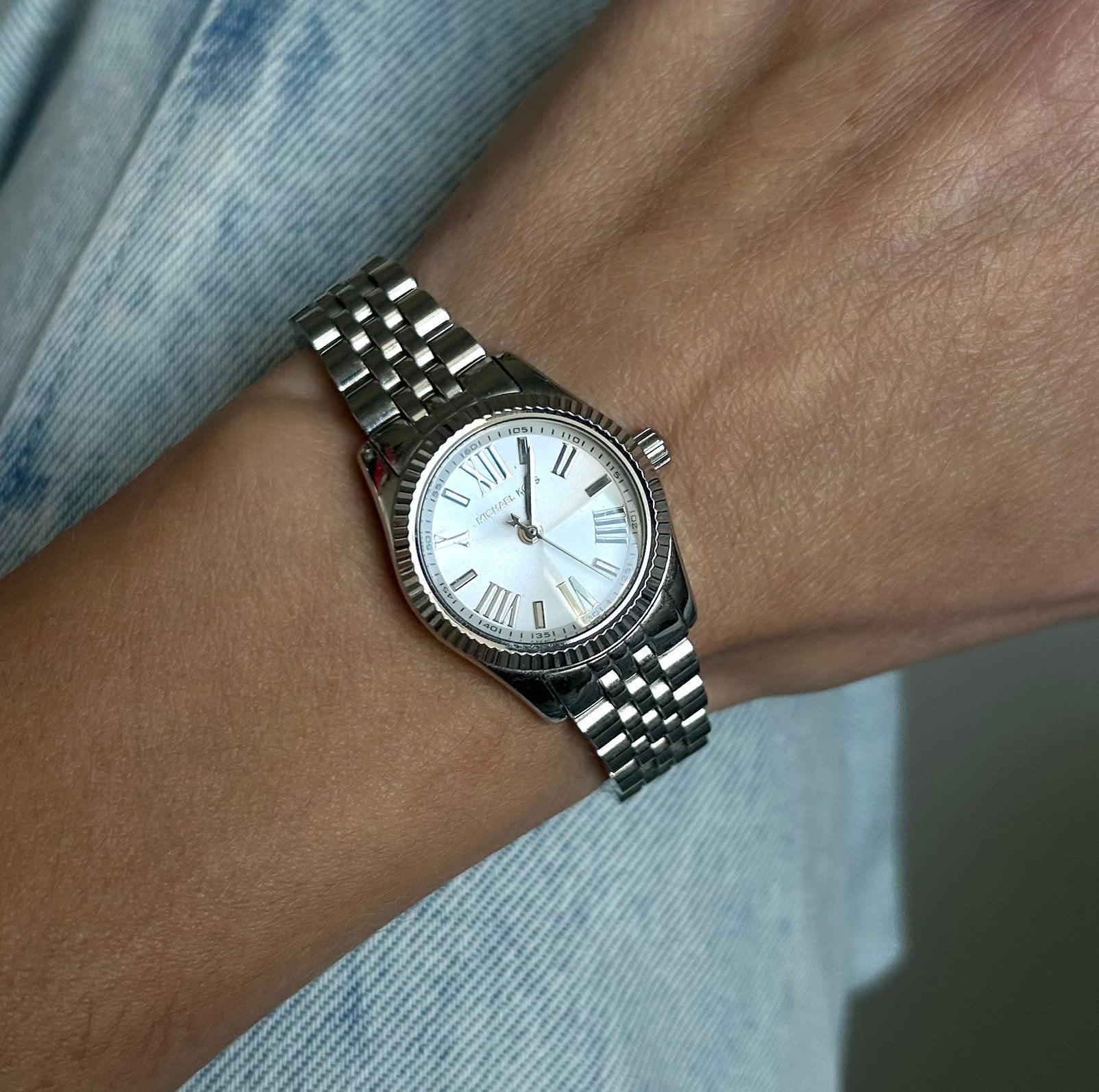 Micheal Kors horloge lexington zilver, Sieraden, Tassen en Uiterlijk, Overige merken, Staal, Ophalen of Verzenden, Zo goed als nieuw