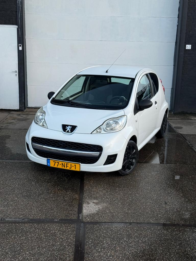 Peugeot 107 1.0 12V 2010 Wit (Nap/Nieuw Apk), Auto's, Voorwielaandrijving, 4 stoelen, Origineel Nederlands, Bedrijf