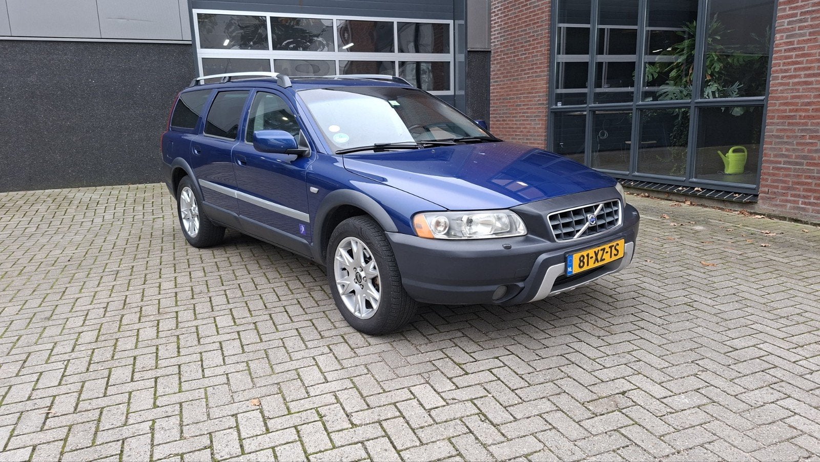 Volvo XC70 2.4 D5 AWD Geartronic 2006 Blauw, Automaat, 1694 kg, 1800 kg, 197 €/maand
