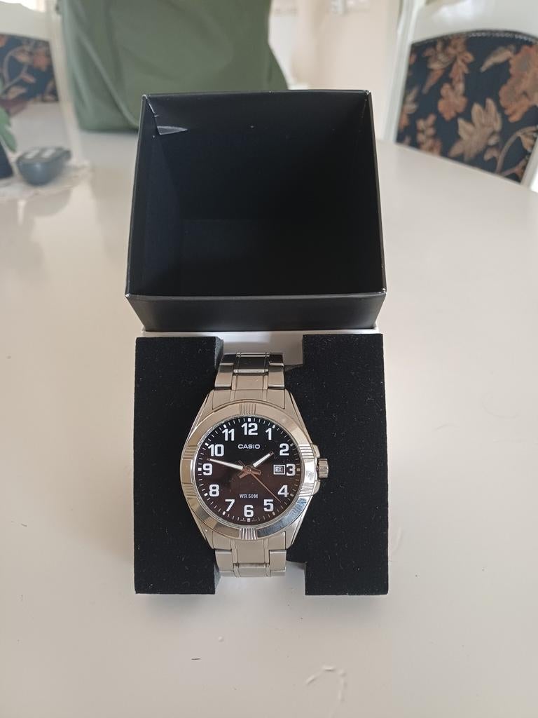 CASIO heren horloge z.g.a.n., Staal, Polshorloge, Ophalen of Verzenden, Zo goed als nieuw