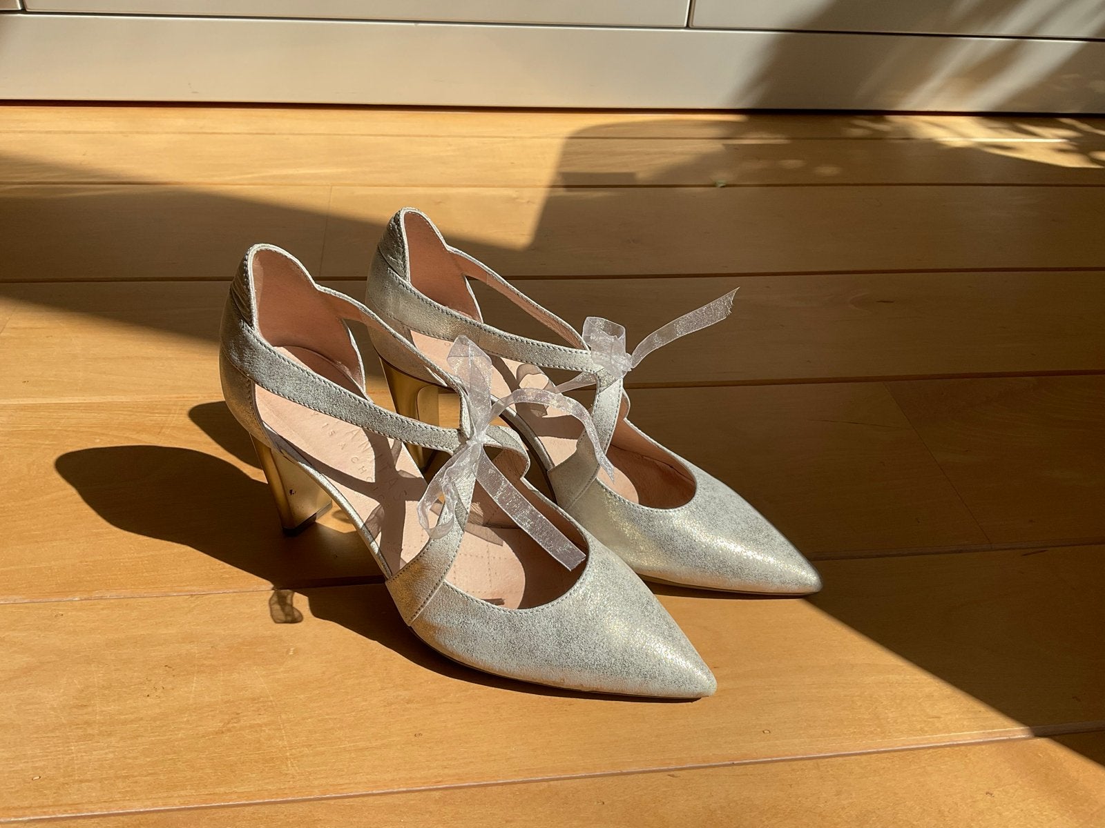 Elegante trouwschoenen maat 39 - Zo goed als nieuw, Ophalen of Verzenden, Zo goed als nieuw, Wit, Pumps