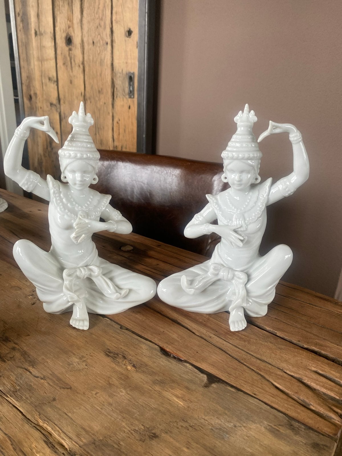 Vintage Thaise danseressen beeldjes - 23 cm hoog, Verzamelen, Beelden en Beeldjes, Ophalen of Verzenden, Zo goed als nieuw, Mens