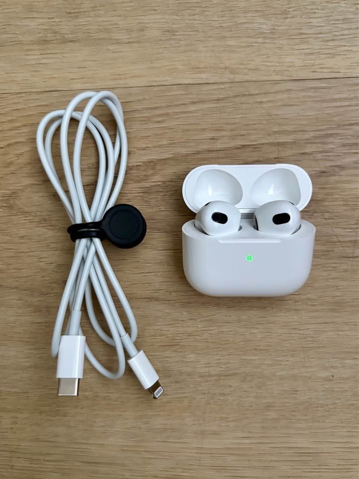 AirPods 3, good battery, used