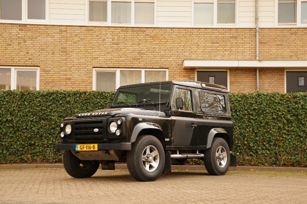 Land Rover Defender 2.4 TD 90 SW SVX 60 |90.085 km!|Recaro|, Zwart, 4 cilinders, 4 stoelen, Zwart