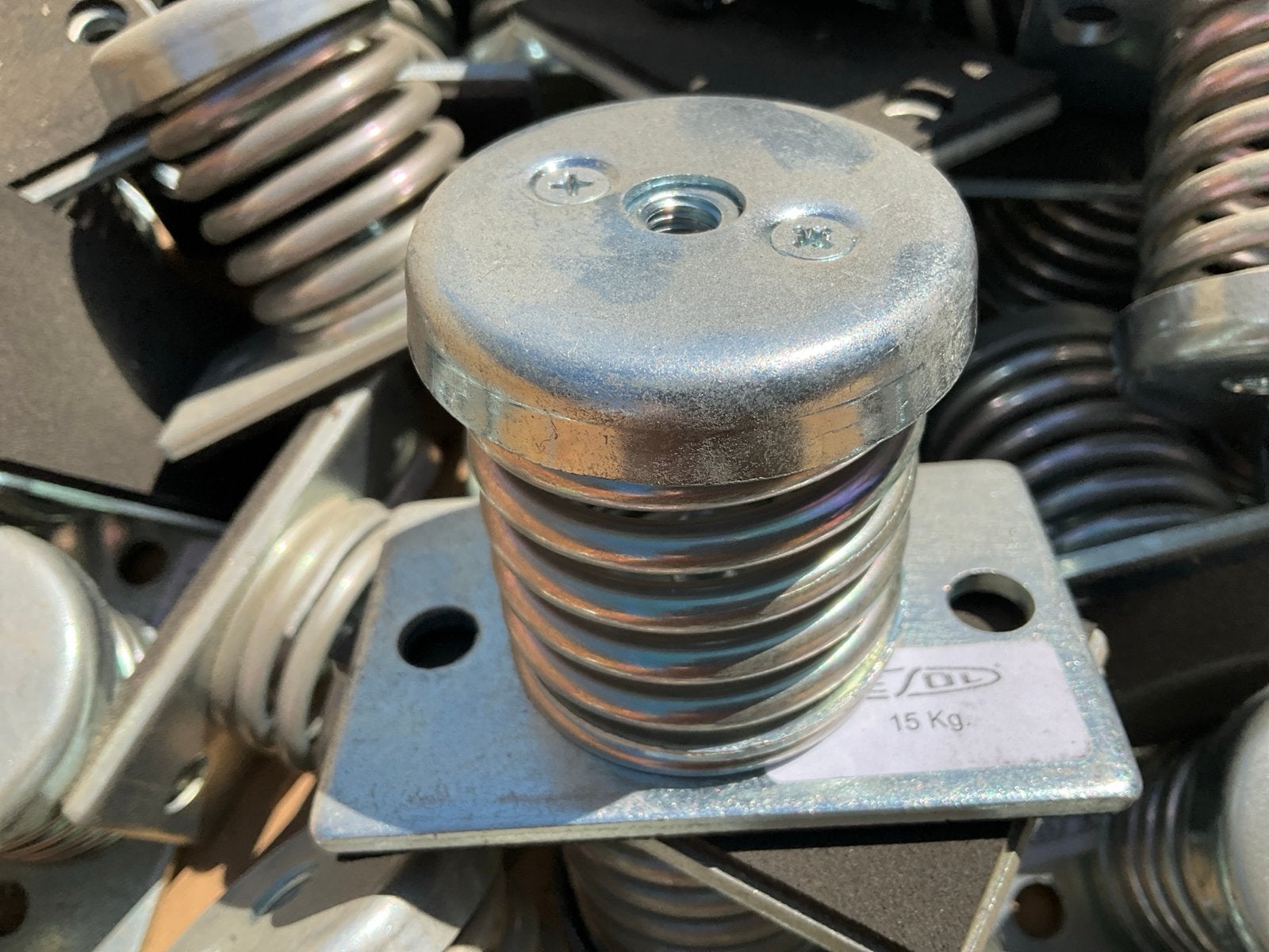 Diversen metalen trillingsdempers, Ophalen, -, -, Overige typen