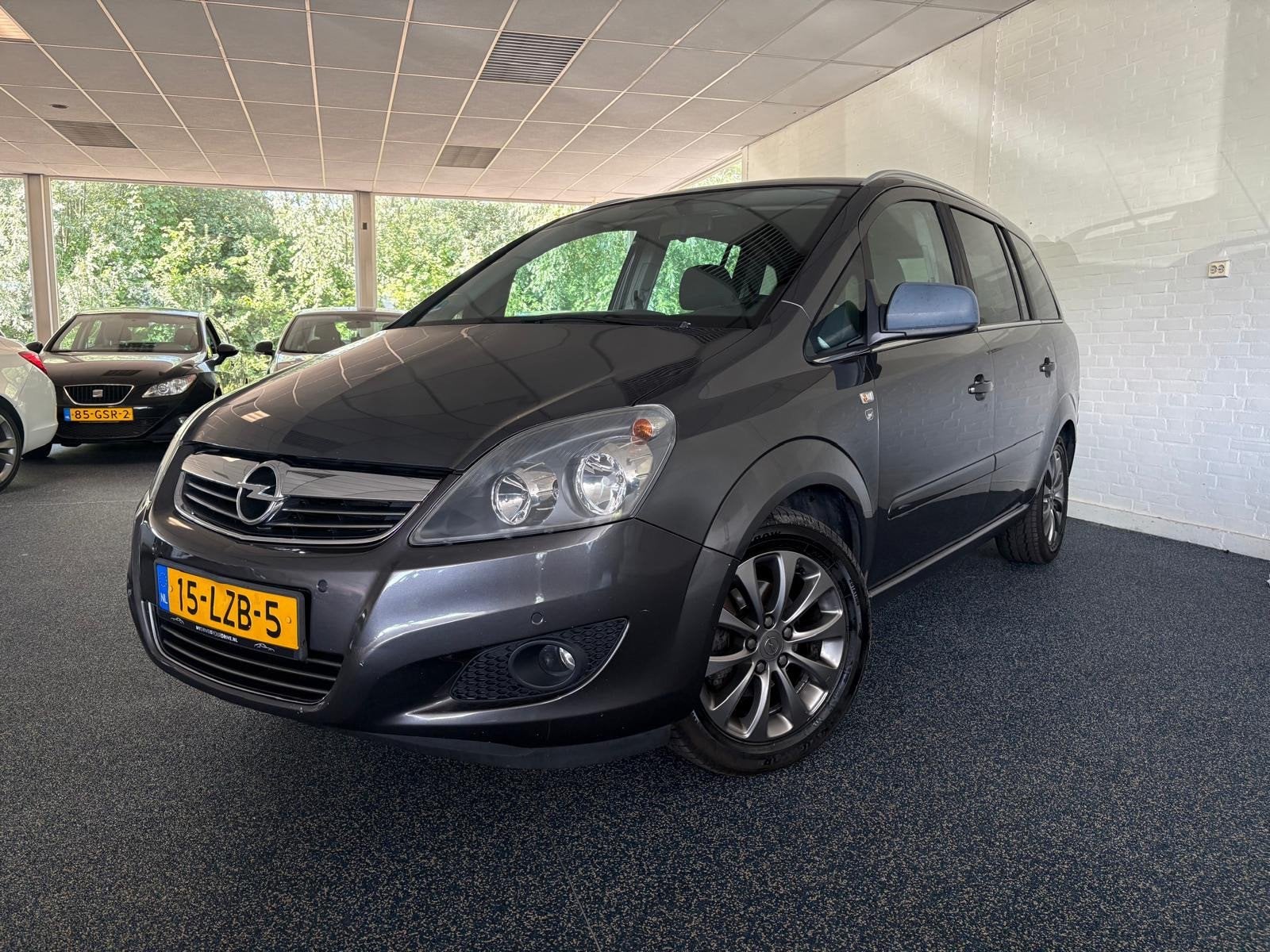 Opel Zafira 1.8 111 years Edition | Automaat | Climate | Nav, Dealer onderhouden, Stof, Gebruikt, 4 cilinders